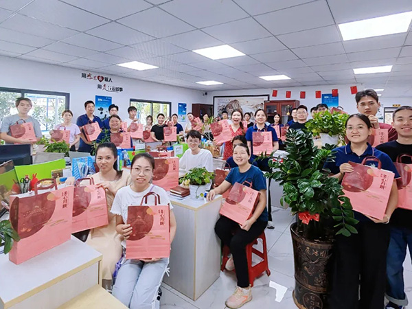 双节同庆 | 以团圆之名，致谢每一个全力以赴的你